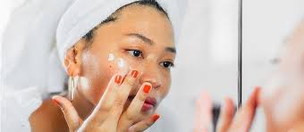 Dermatology Tips for Managing Sensitive Skin Naturally